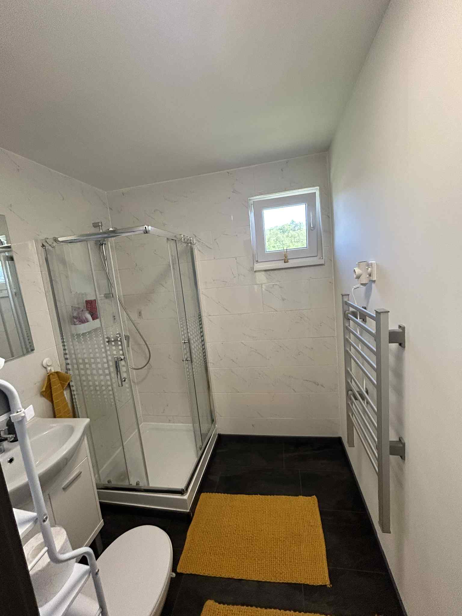 att.gIXyA407GkEQcceshi_3pdseXD_3L7JHb-ci_0lLxds